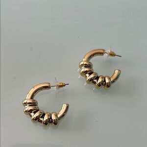 Elegant Gold Hoop Earrings A1097